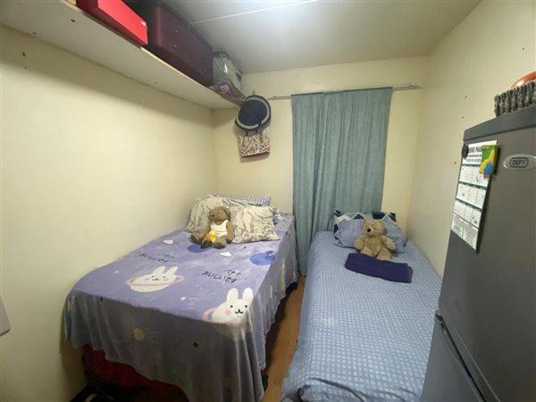 2 Bedroom Property for Sale in Maitland Western Cape